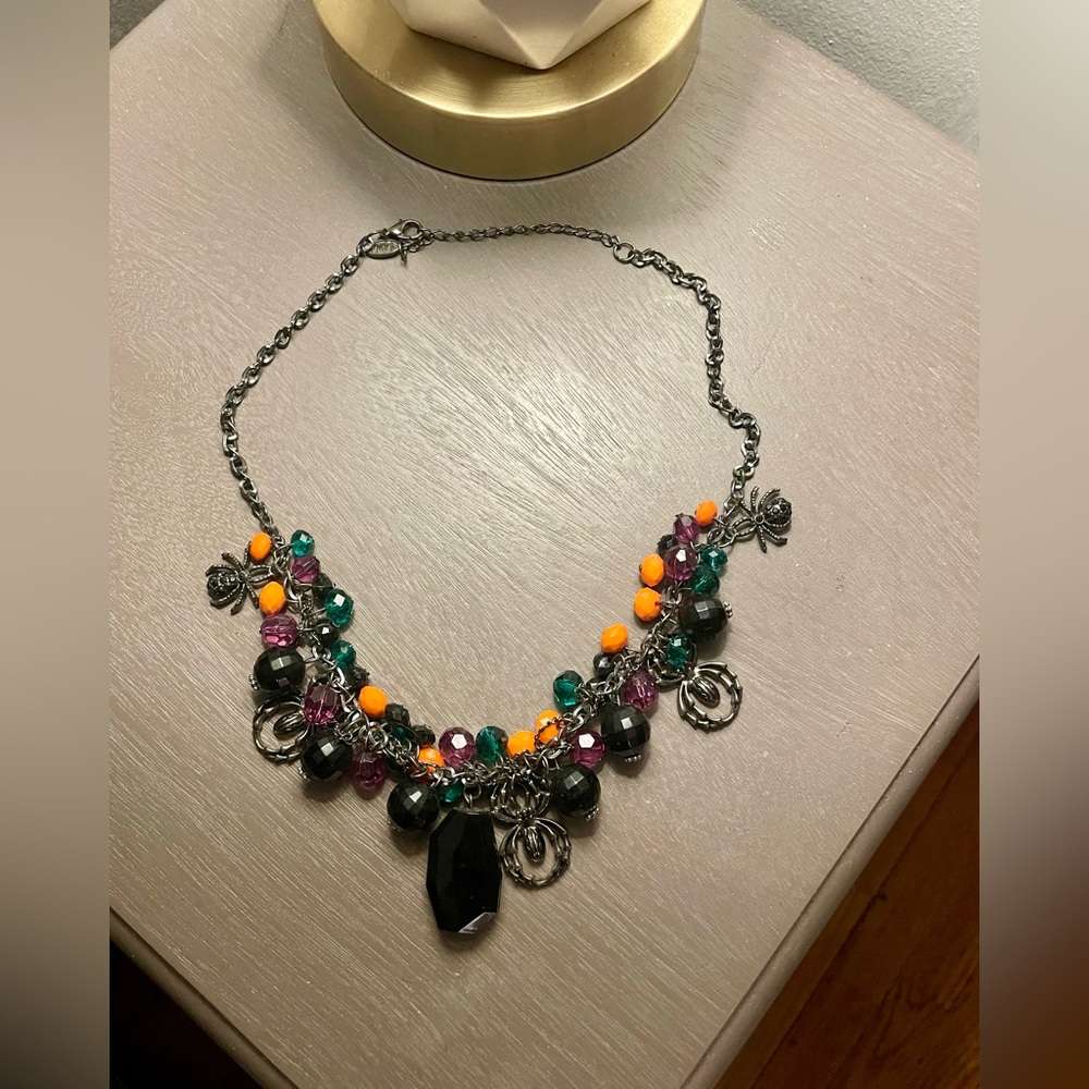 Elegant Multicolor Statement Necklace w/spiders